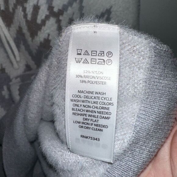 rachel zoe white and gray fuzzy sweater pull over - new with tags - Picture 9 of 9